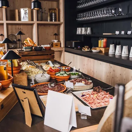 Hotel Bohinj מלון 4*